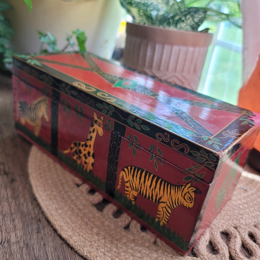 BEAUTIFUL vintage wooden box - Picture 2 of 7